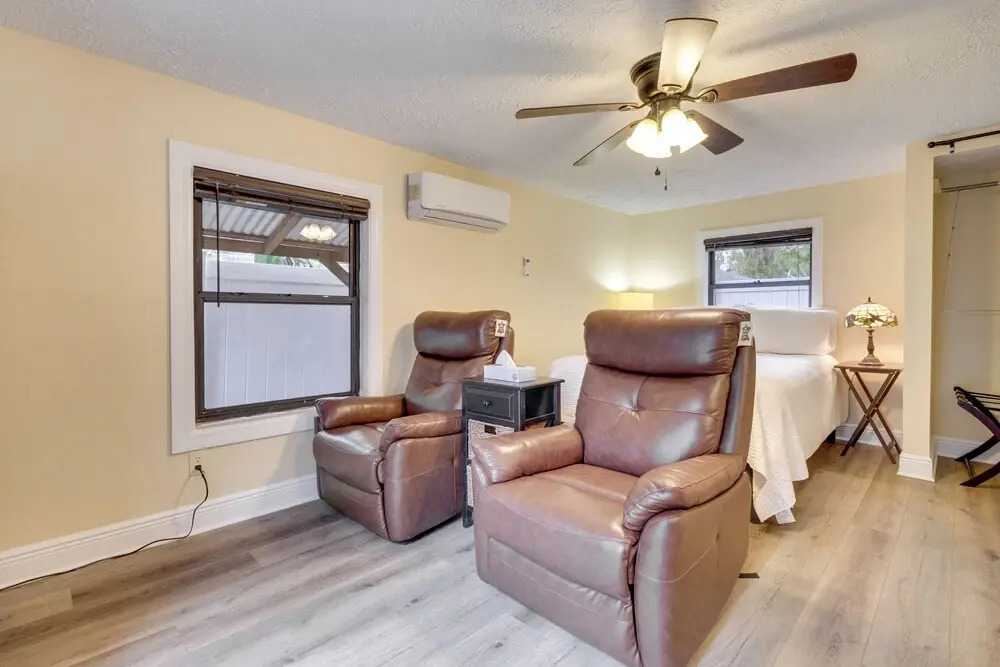 Mt Dora Couple's Retreat w/ Shared Pool!