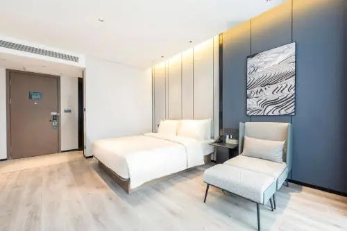 Atour Hotel Zhengzhou East Station Longzi Lake