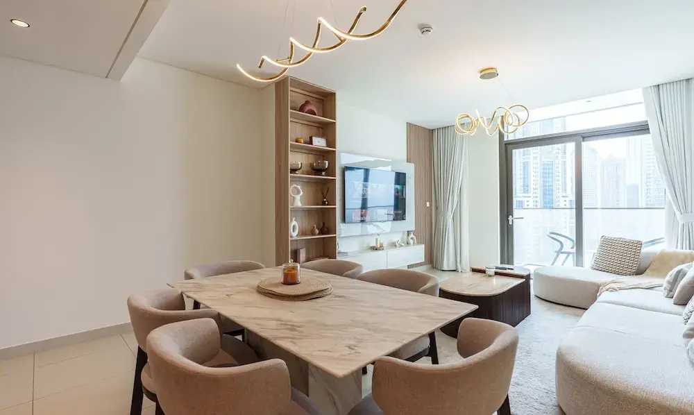 Downtown 2BR | Walk to Burj Khalifa + Dubai Mall