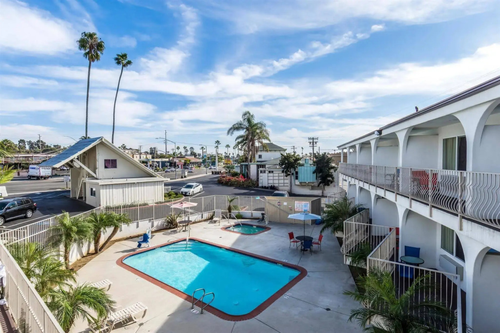 Pacific Inn