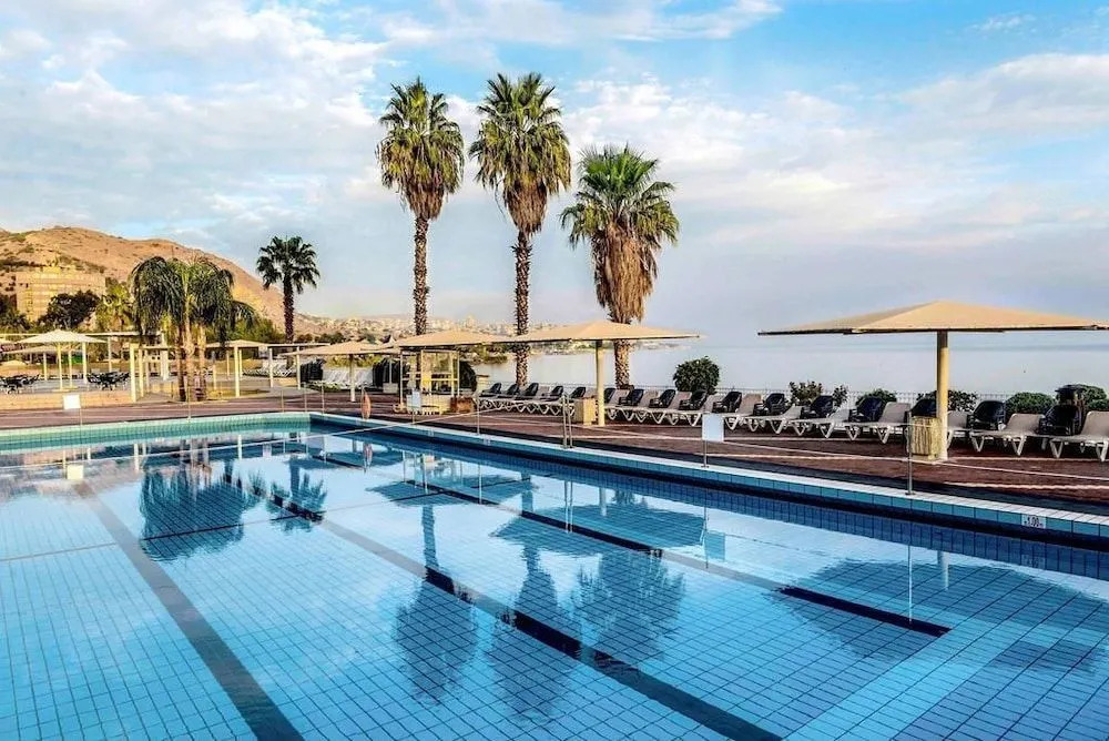 La Perla Hotel