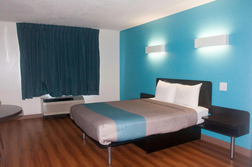 Motel 6-Raleigh, NC - North
