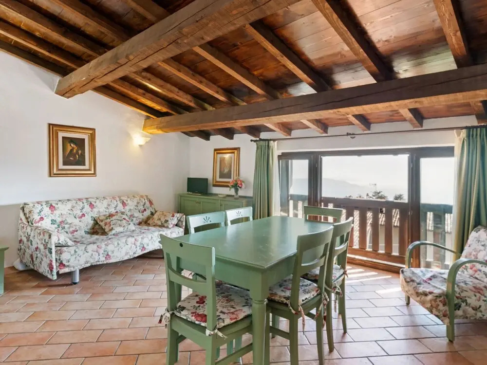 Cosy Holiday Home in Gargnano With Garden
