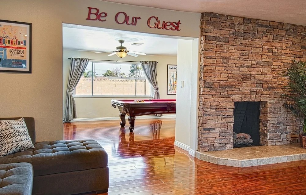 Babes in Toyland - 3 Br Home