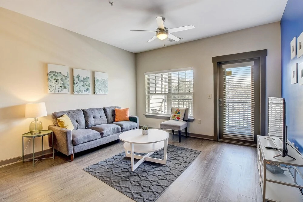 FRONTDESK Cedar Flats Apts Uptown Charlotte