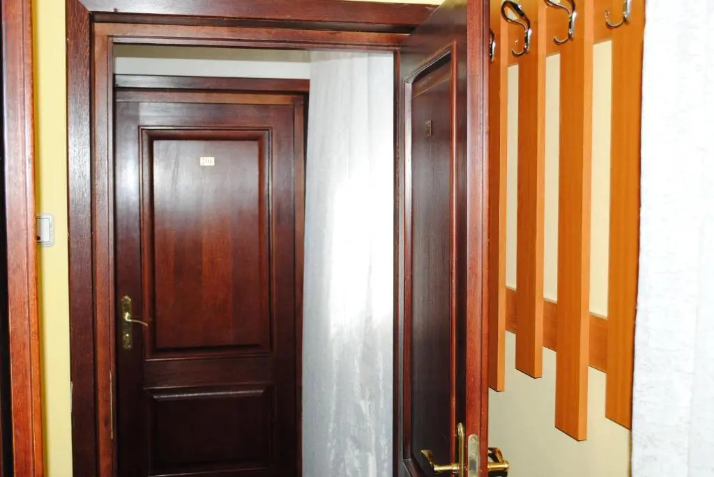 Hotel West