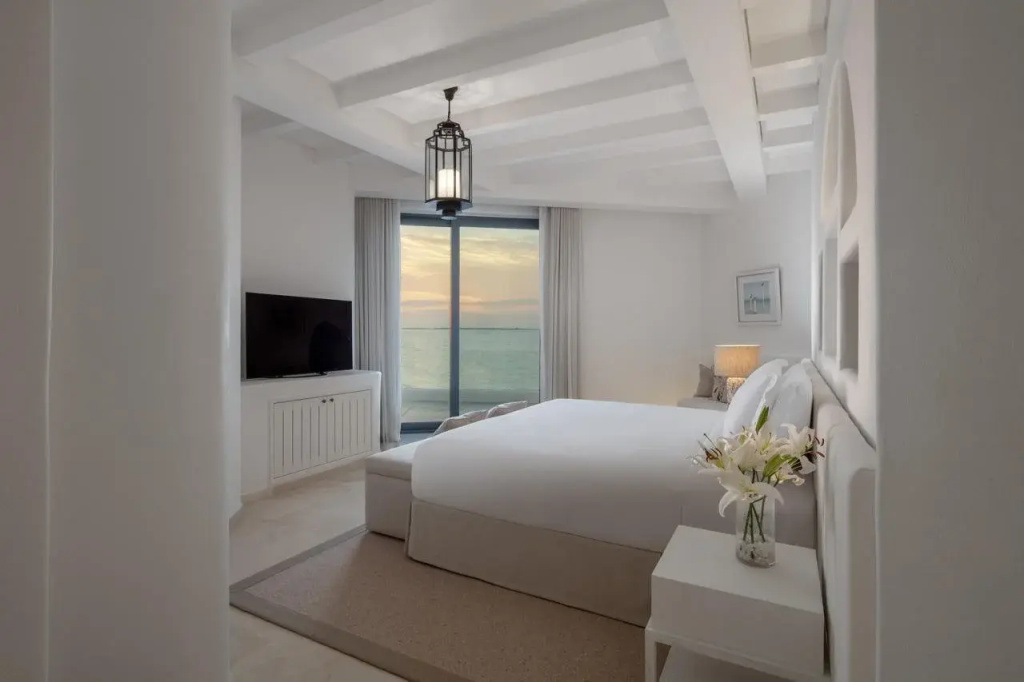 Anantara Retreat Santorini Abu Dhabi