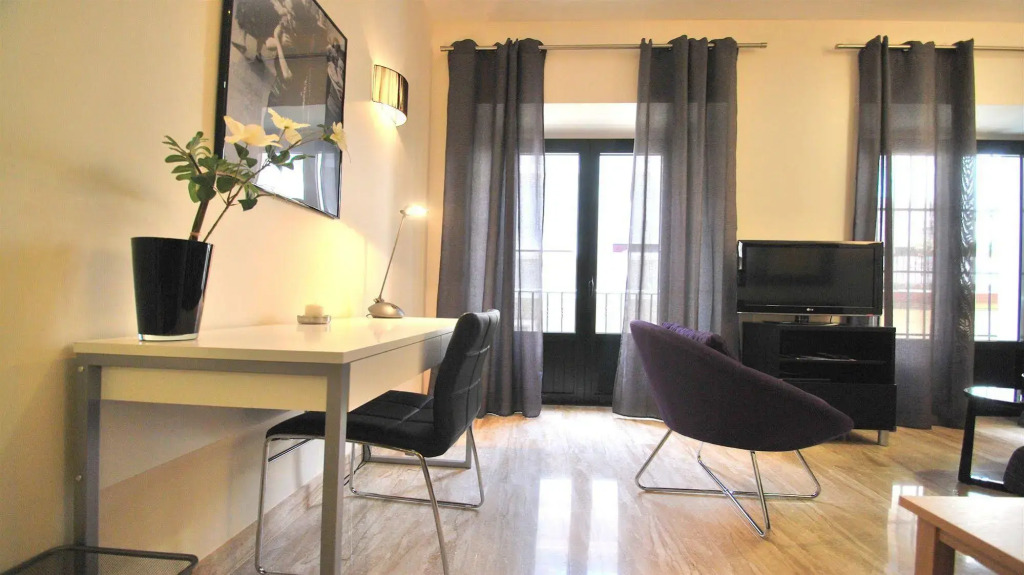 Apartamentos Living Sevilla Centro Maestranza