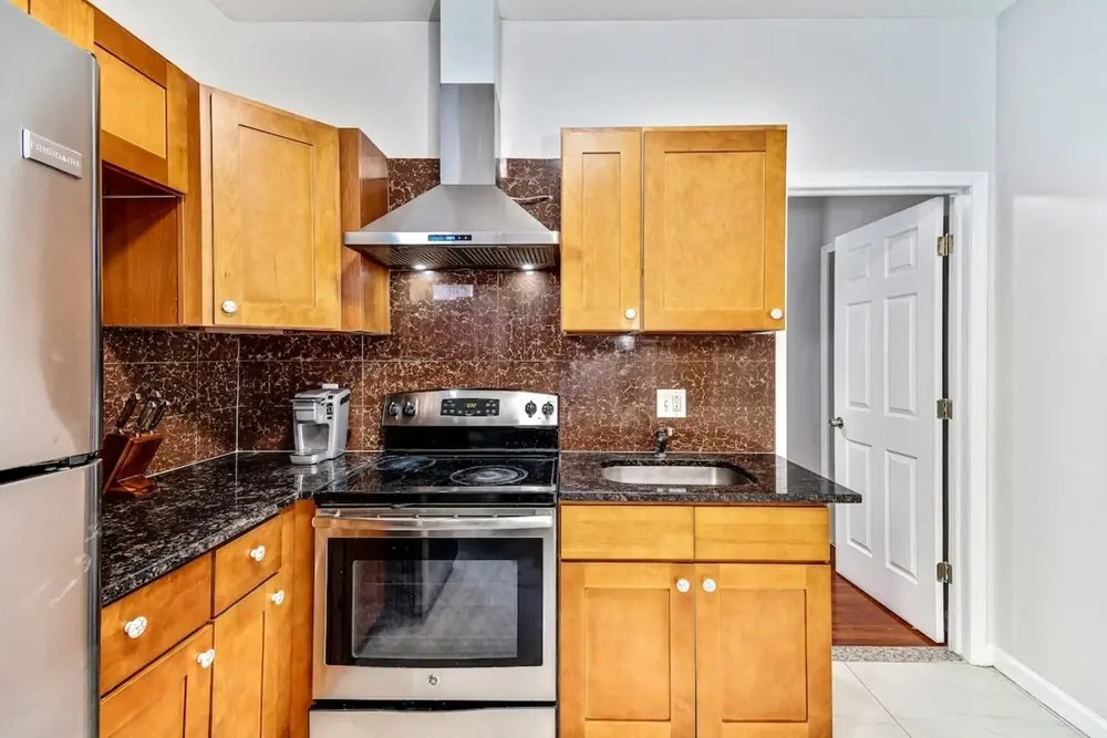 A Touch of Blue! Stylish 2BD Next to Reading Terminal Market