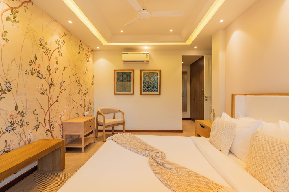 Elivaas Solace AquaVista 5BHK Villa