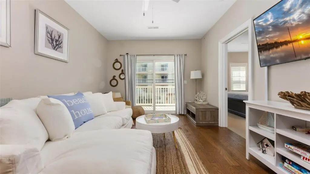 Residence 103S At The Sandcastle Condominiums