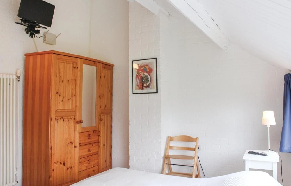 Awesome Home in Bruinisse With 3 Bedrooms and Wifi