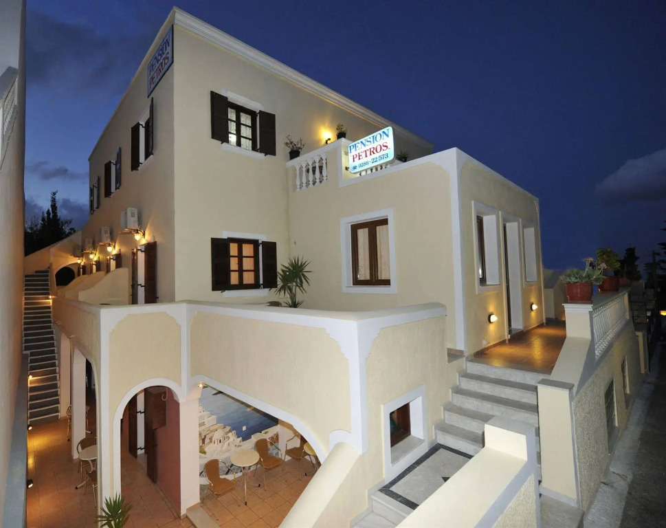 Petros Villa