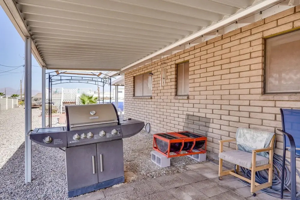 Home w/ Private Pool: 1 Mi to Lake Havasu