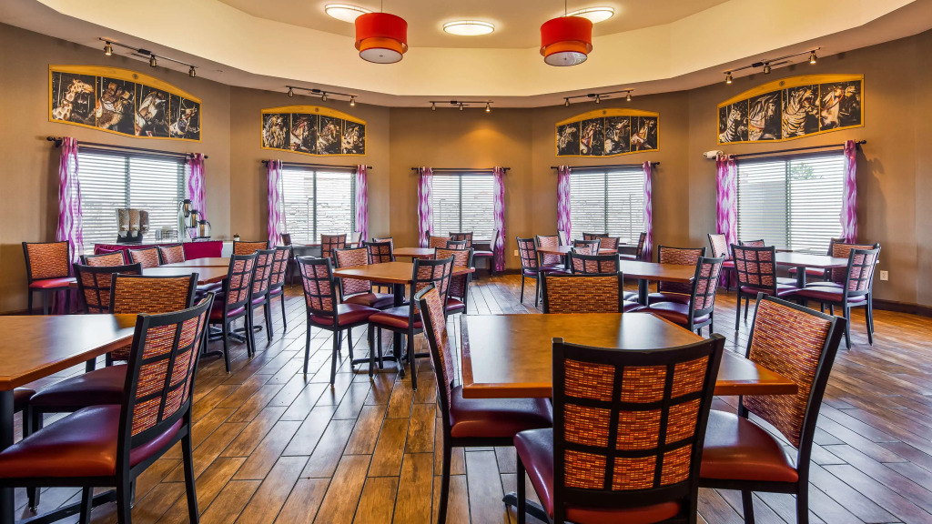 Best Western Plus Carousel Inn & Suites Burlington