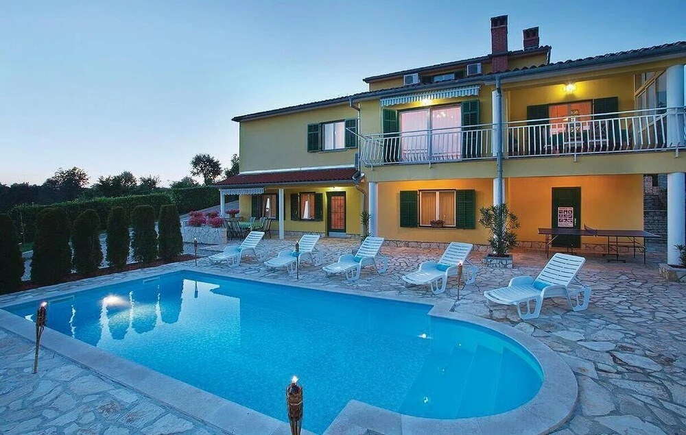 Beautiful Home in Labin With Wifi and 6 Bedrooms