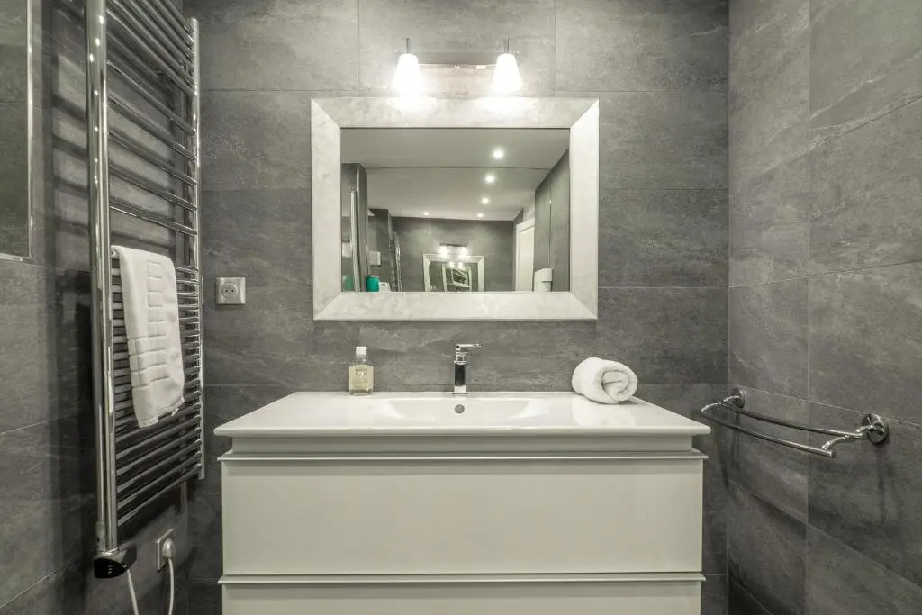 Charmant appartement spacieux pour 6P vue mer vieil Antibes