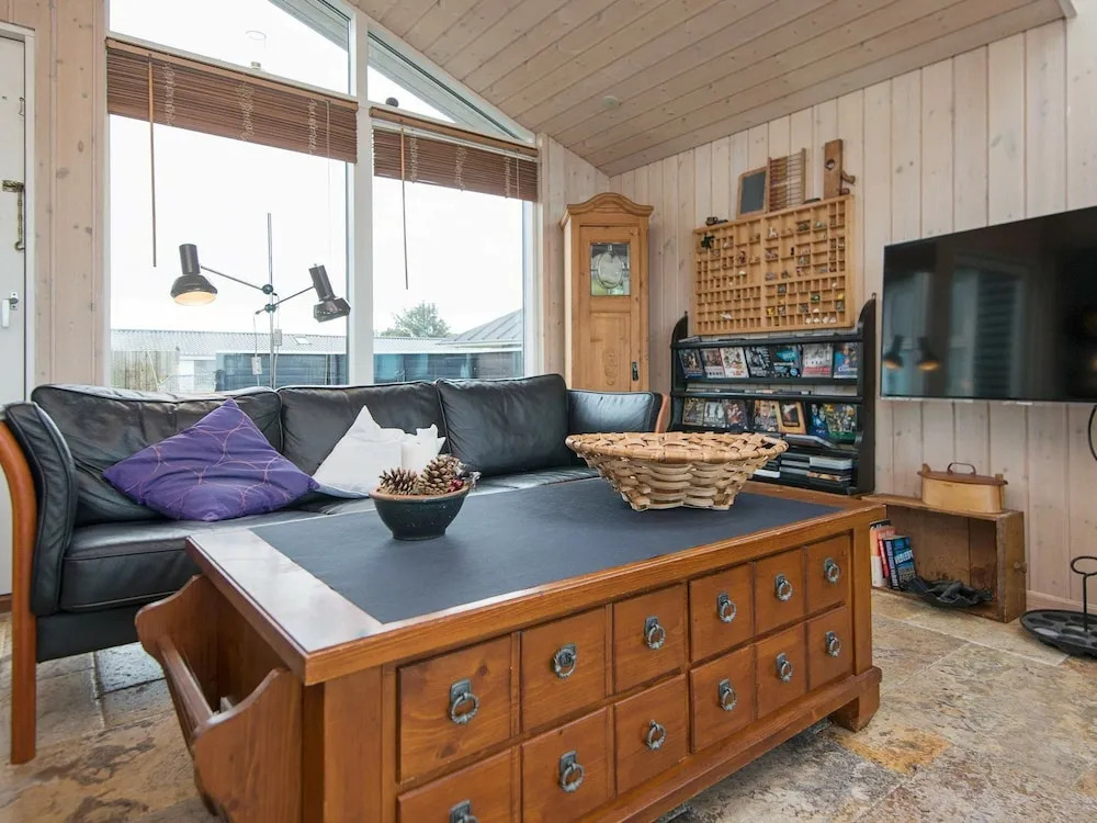 Quaint Holiday Home in Henne near Beach