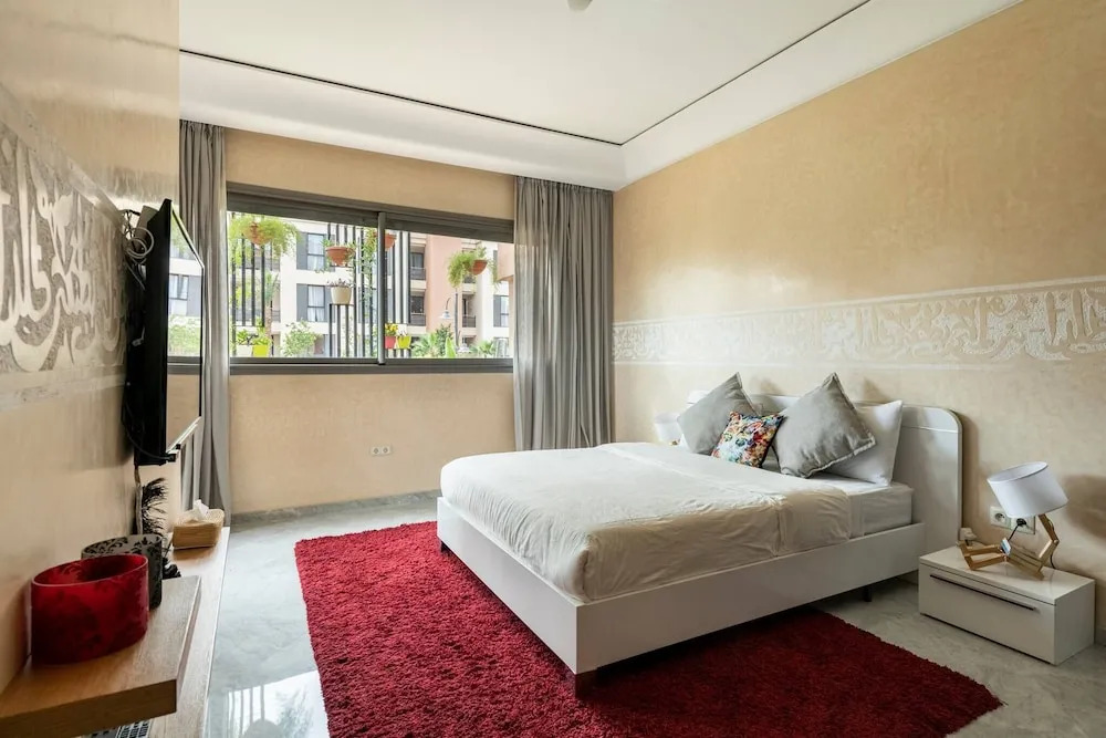 "superbe Appart Méga Terrasse Piscine +big Jardin"