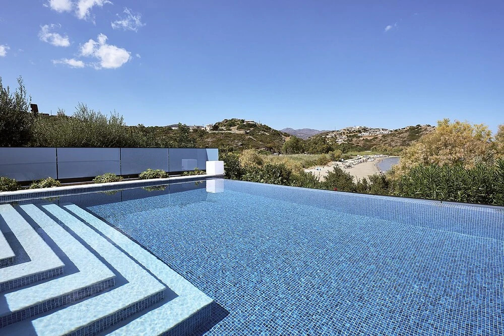 Beachfront Luxurious Villa w Private Heated Pool