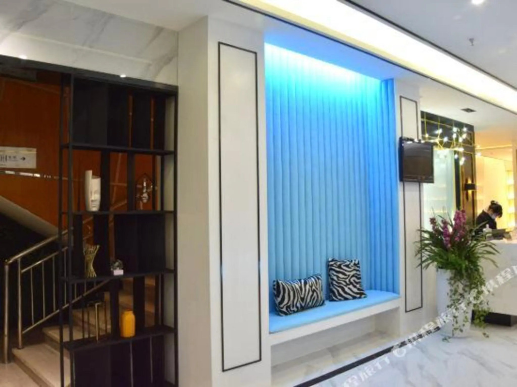 Unitour Hotel (Sichuan Police College)