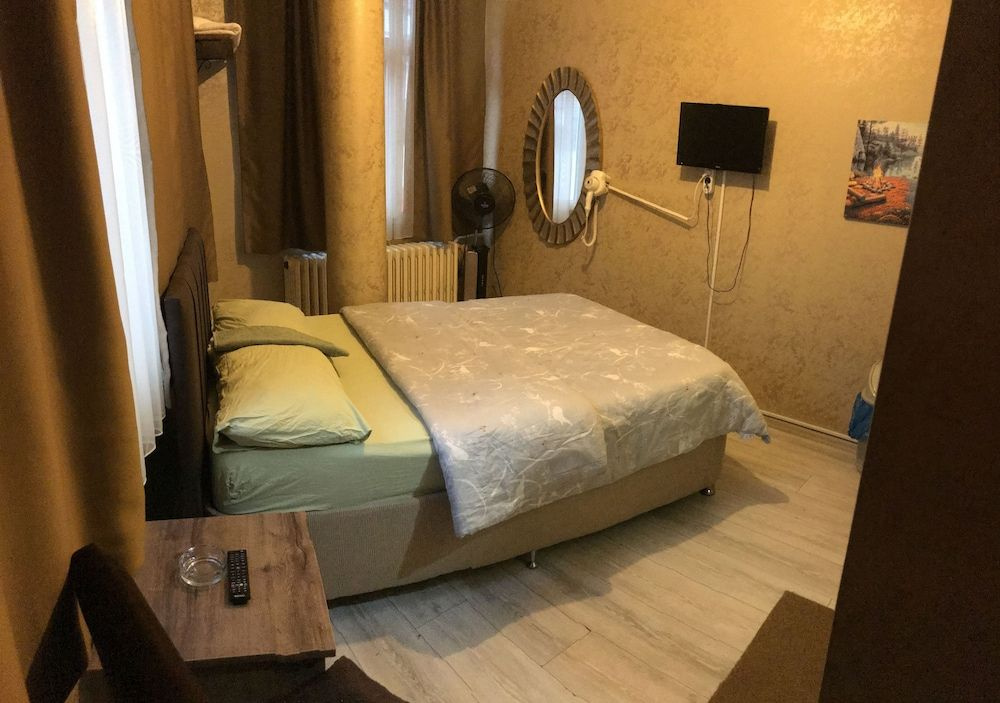 Saray Otel