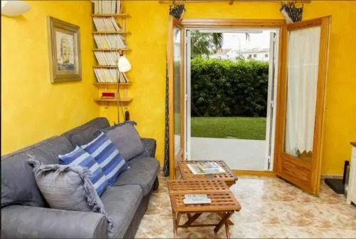Apartment in Denia, 100 M From the Sea, Beach las Marinas. Wifi