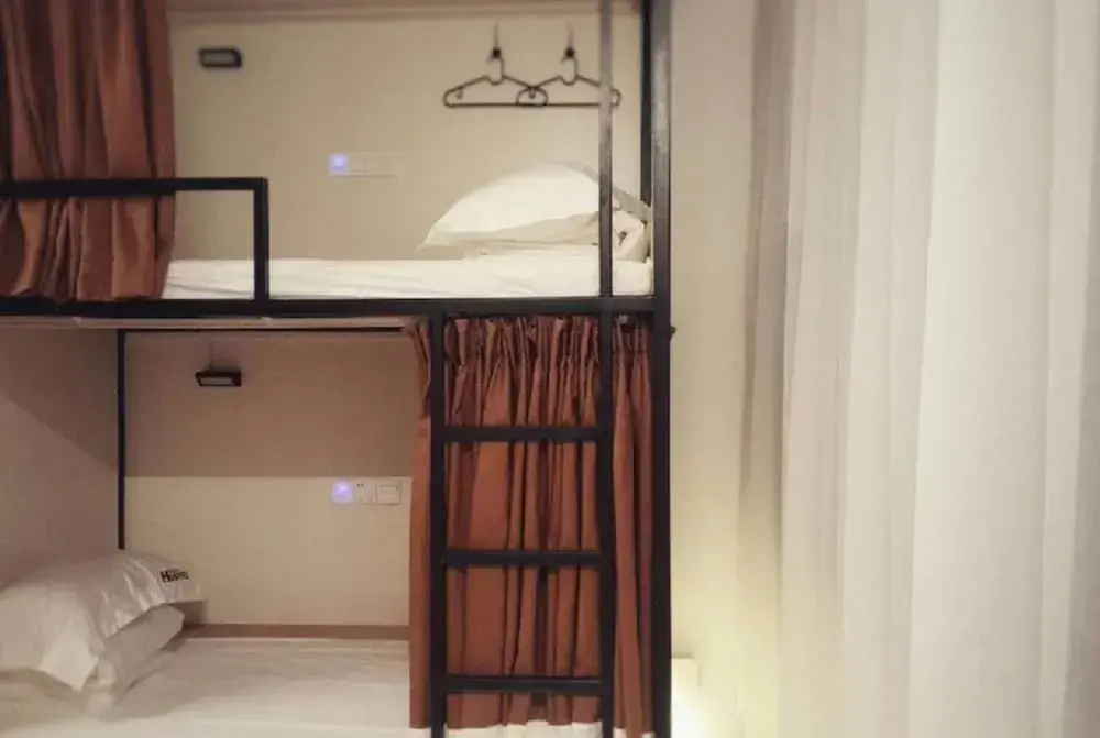 Houselet Hostel