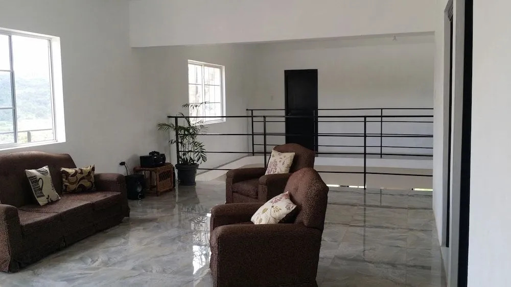 Lakeview Manor