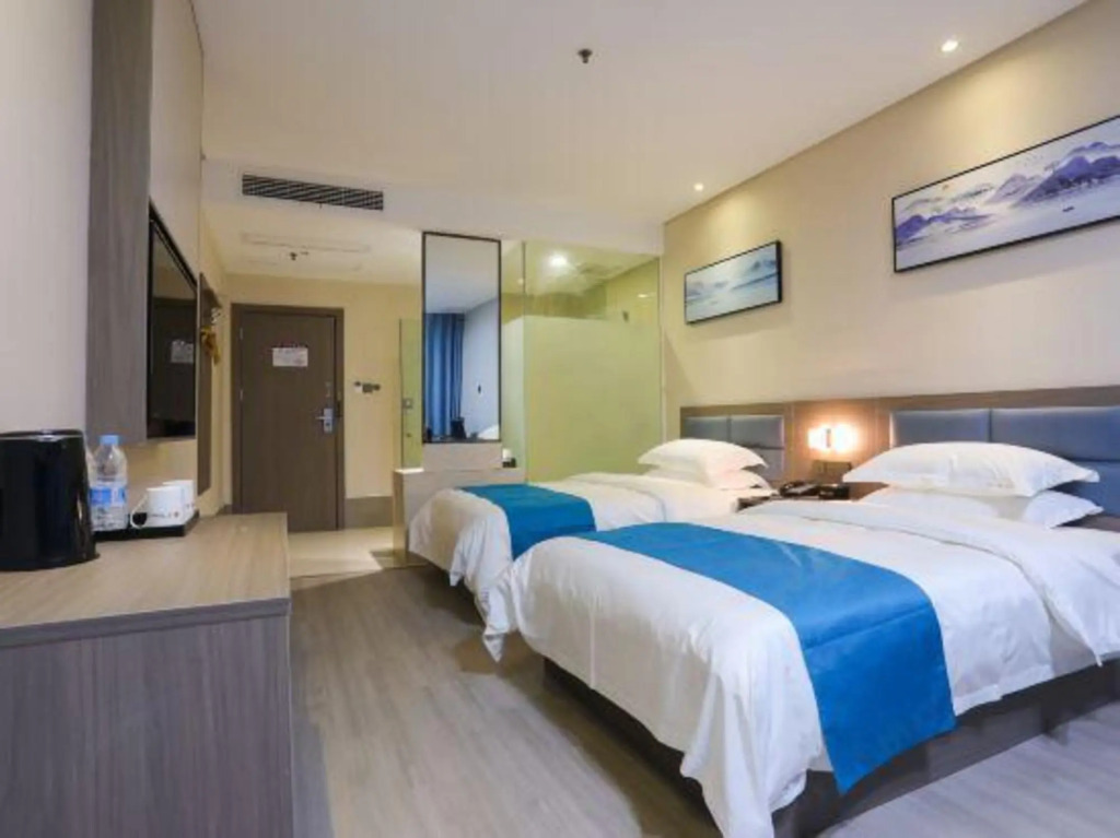 SET Chain Hotel (Jingmen Jingchu University of Technology Zhuyuan)