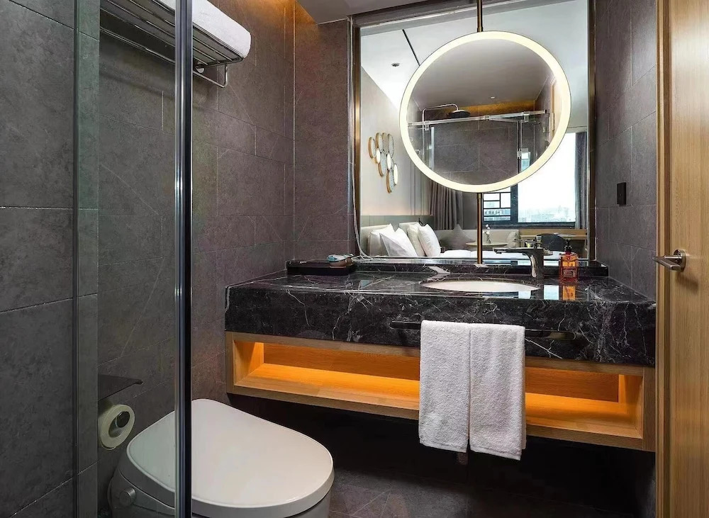 Orange Hotel