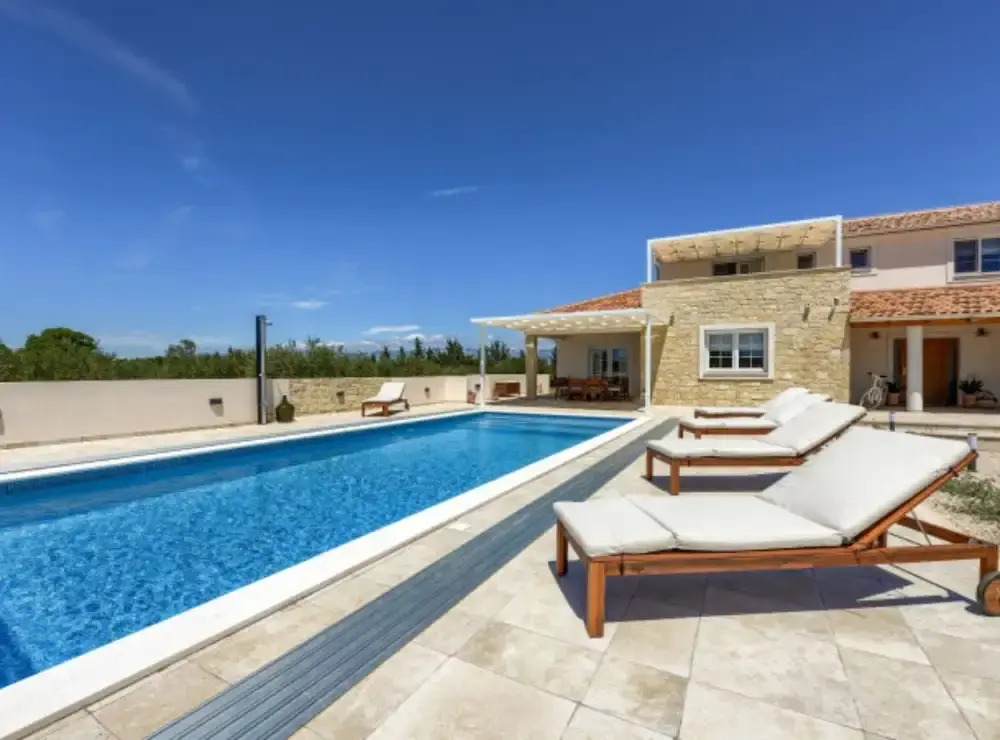 Rustic Villa Perosa With Heated Pool