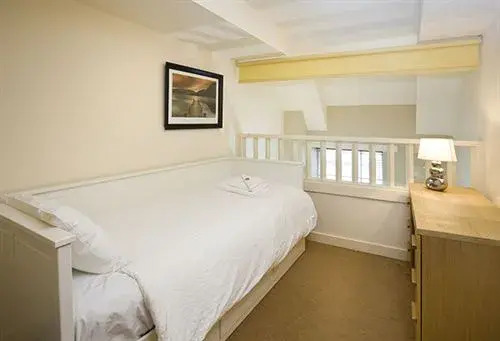 Nicolson Apartments
