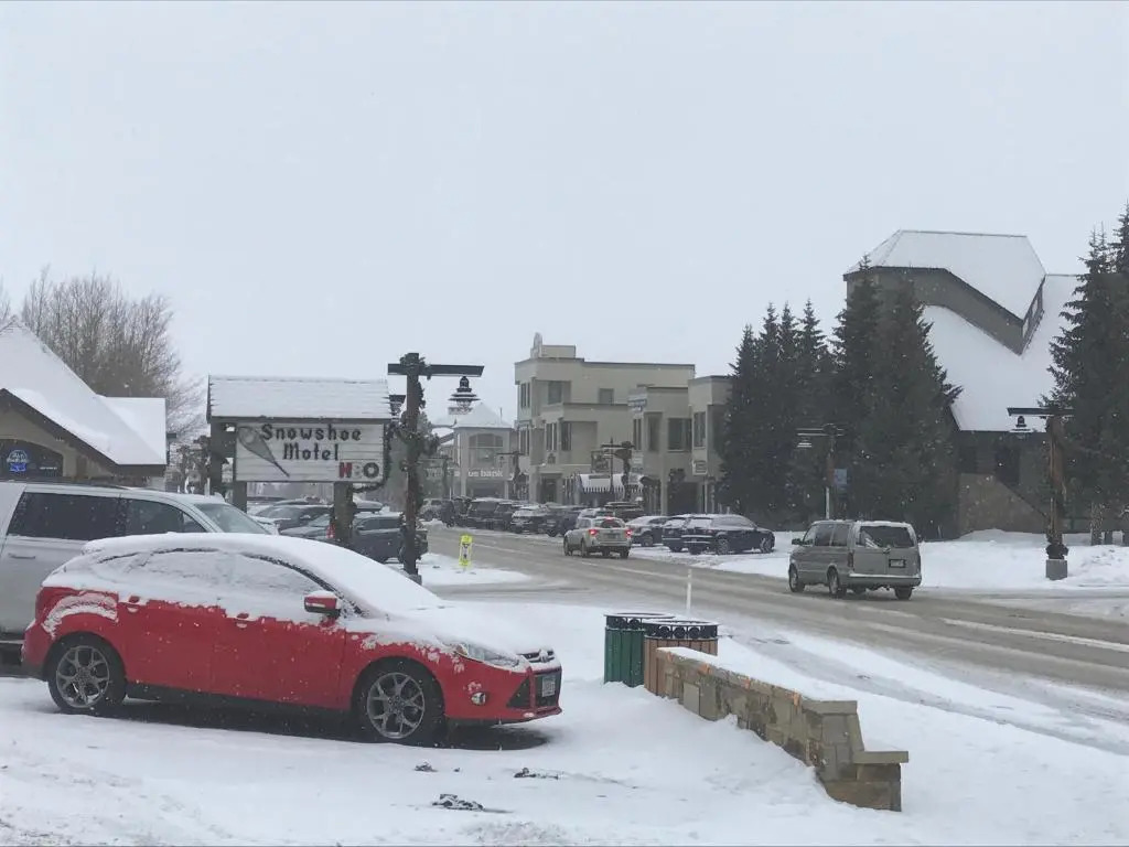 Snowshoe Motel