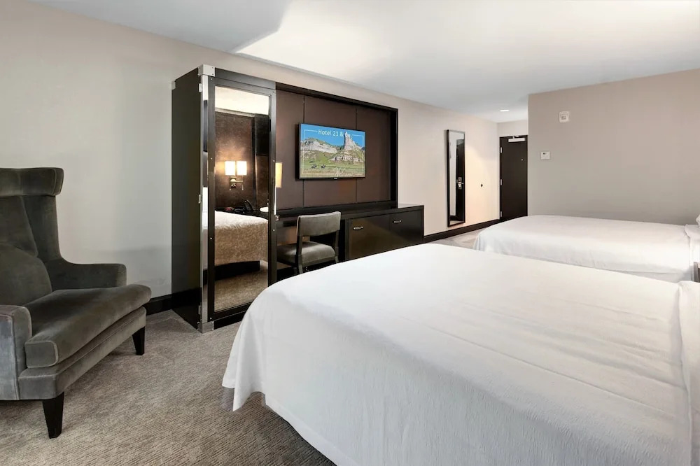 Hotel 21