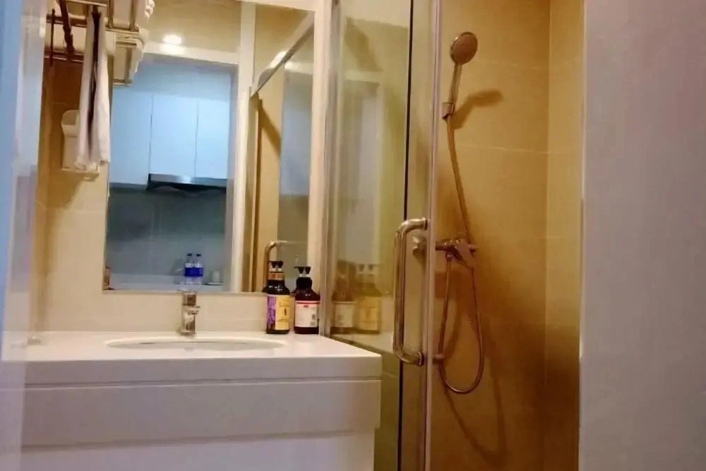 Shili Taohua Theme Apartment