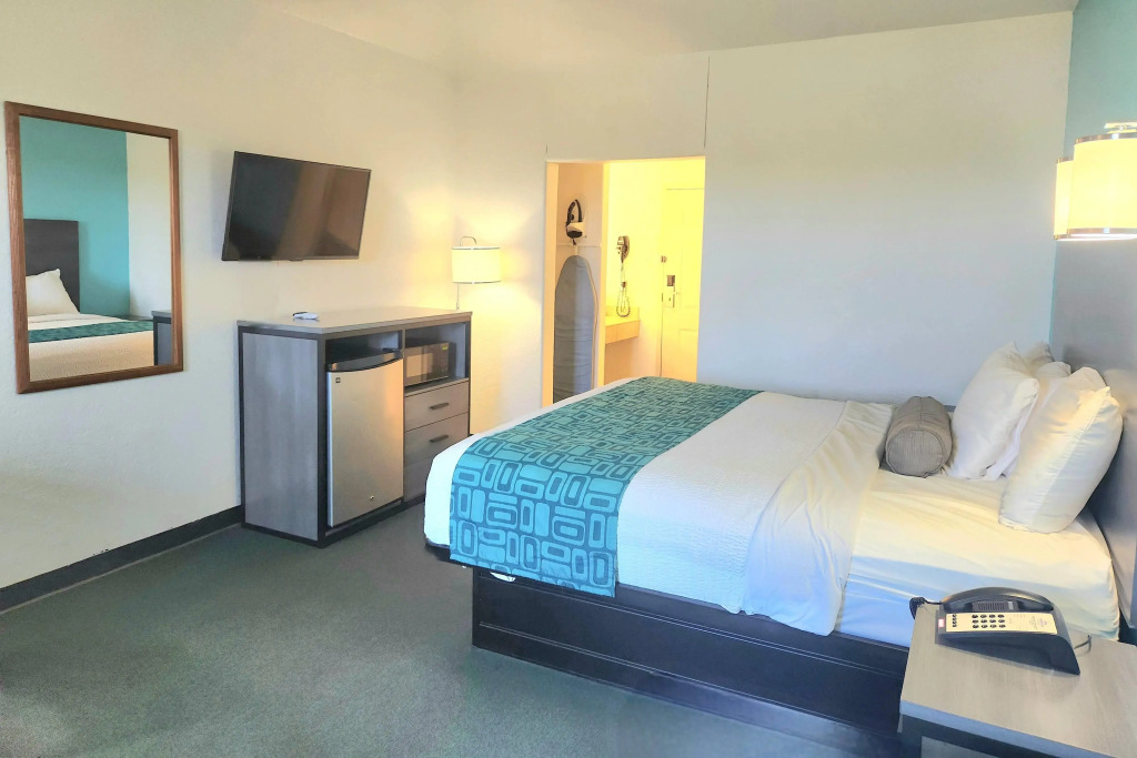 Howard Johnson by Wyndham Galveston