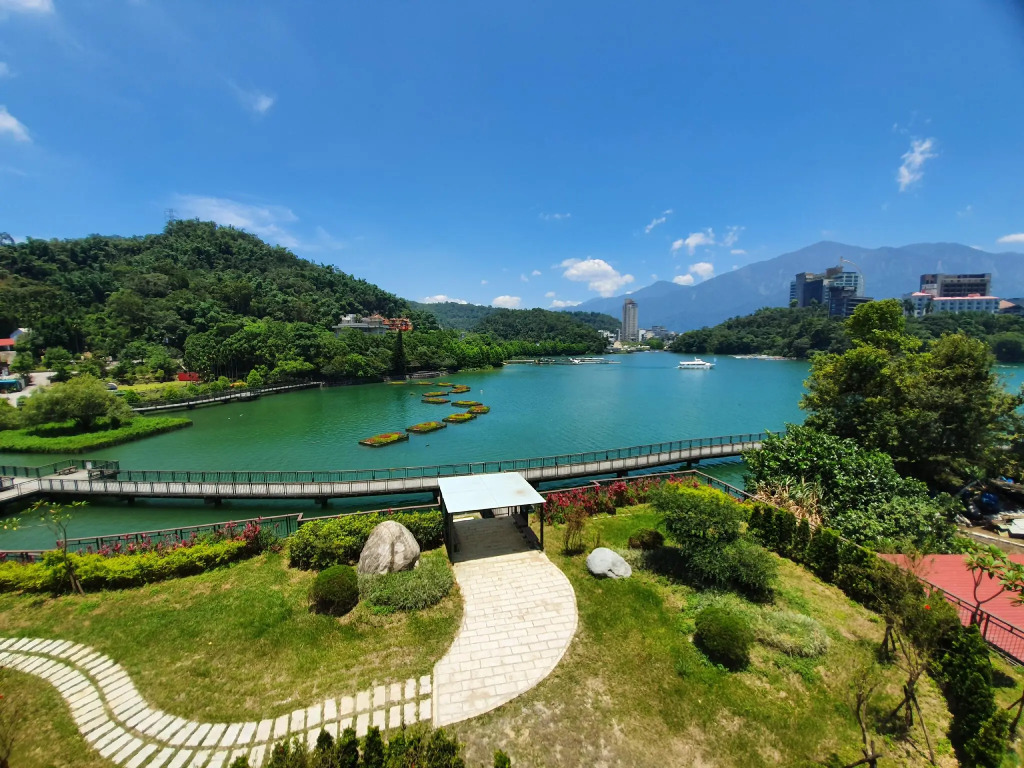 Sun Moon Lake I Love You