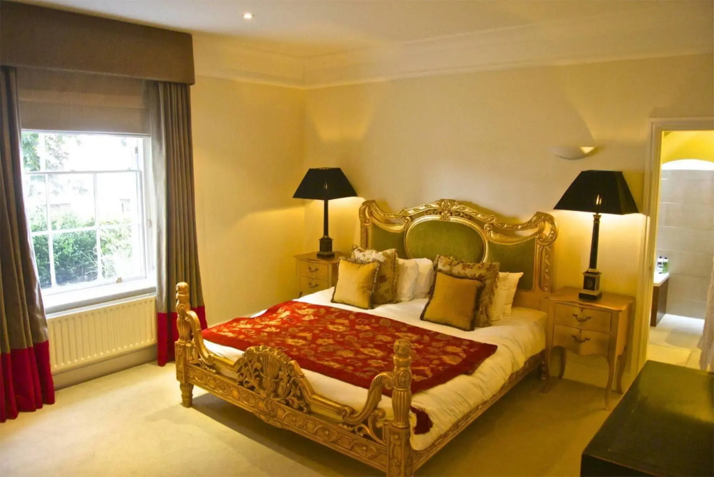 The Walton Hotel