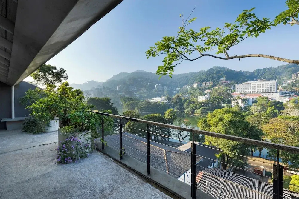 Lake Avenue Hotel Kandy