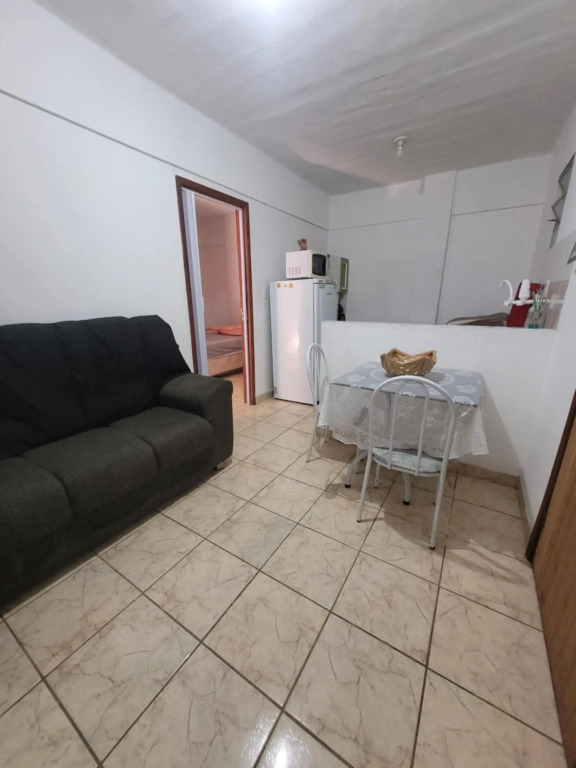 Ótimo Quarto e Sala mobiliado em itapoa.