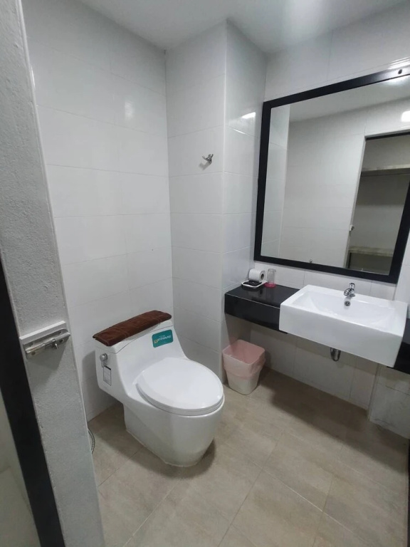 Sattahip 9 Boutique Hotel OYO Rooms
