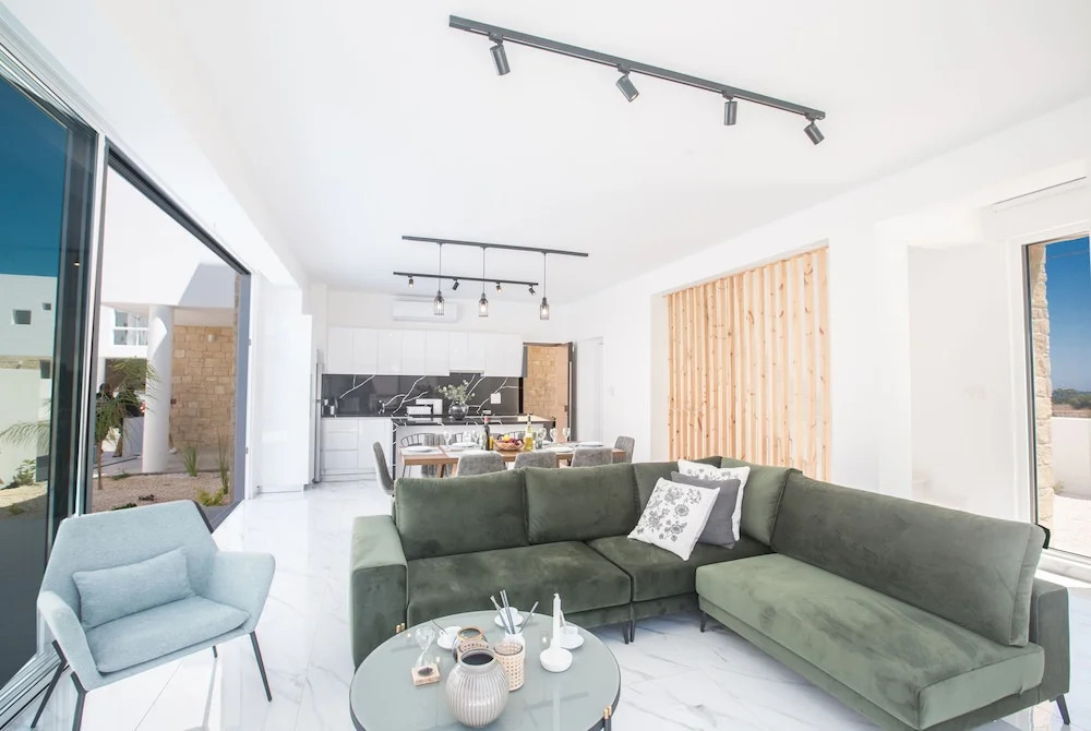 4 Bedroom Villa With Privaet Pool in the Center Protaras Vie Bleu Villa Vb1