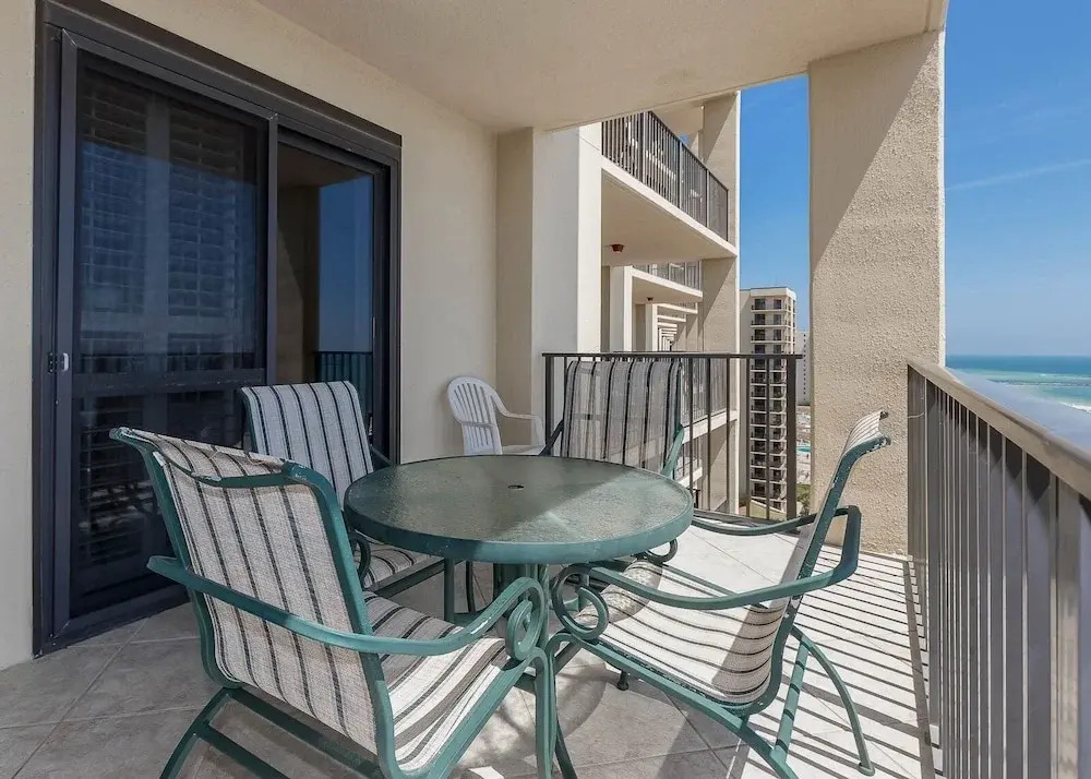 Phoenix Vi 61103 3 Bedroom Condo