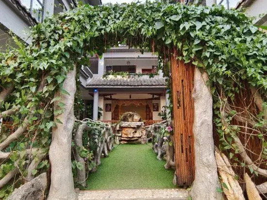 Puzhehei June Qinghe B & B