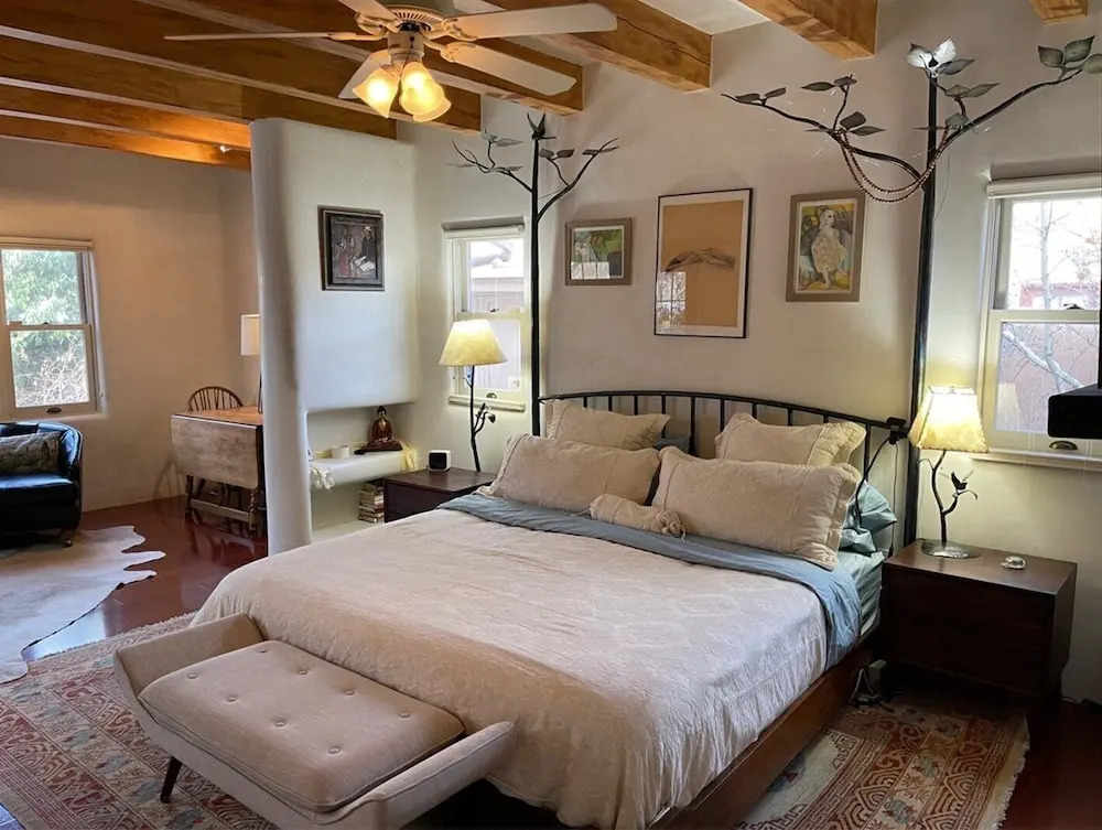 Casa De Gracia - Historic East Side Sanctuary, Perfect for Working From Home