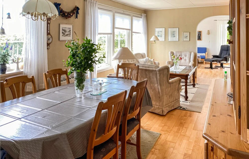 Awesome Home In Lindesnes With Wifi