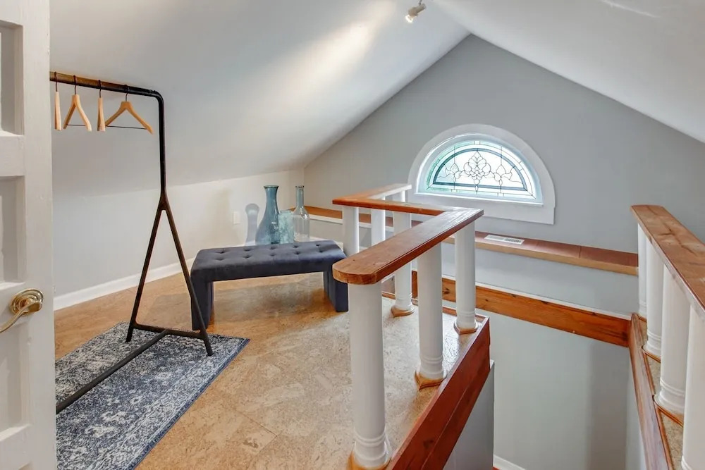 1202 Savannah - 4 Br Home