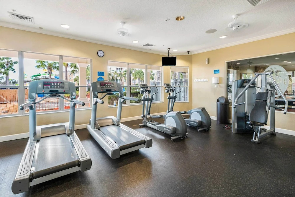 Spacious Kissimmee Villa - 3 Mi to Disney World