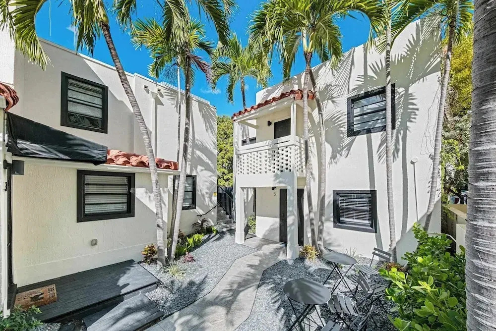 Steps From Ocean Art Deco 1BR Free Parking